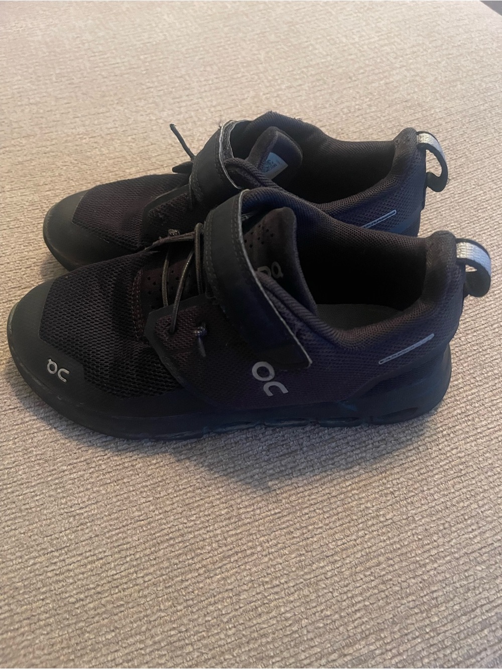 On Cloud Play kids shoes